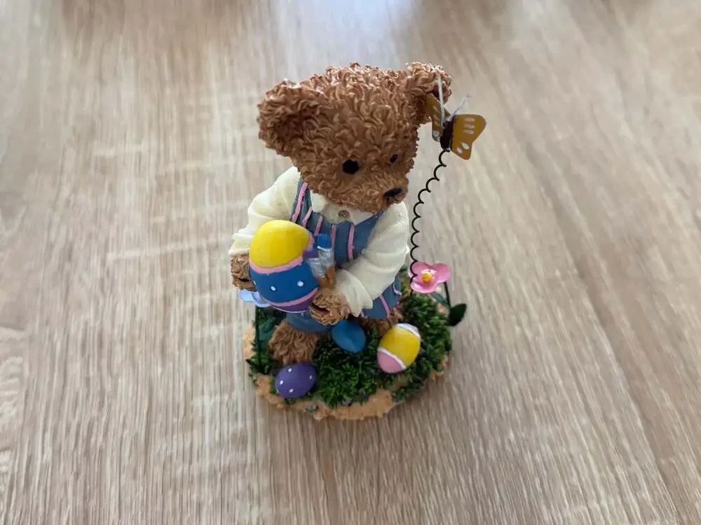 Home Interiors 2002 Kuddles Korner March Easter Bear Figurine